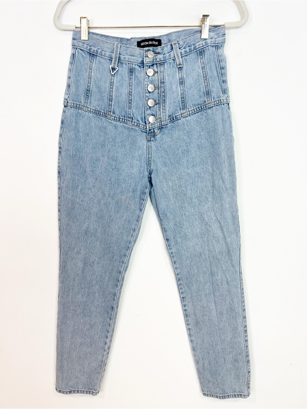 NEON BLONDE SIREN HIGH RISE BUTTON FLY TAPERED LEG JEANS SZ 28